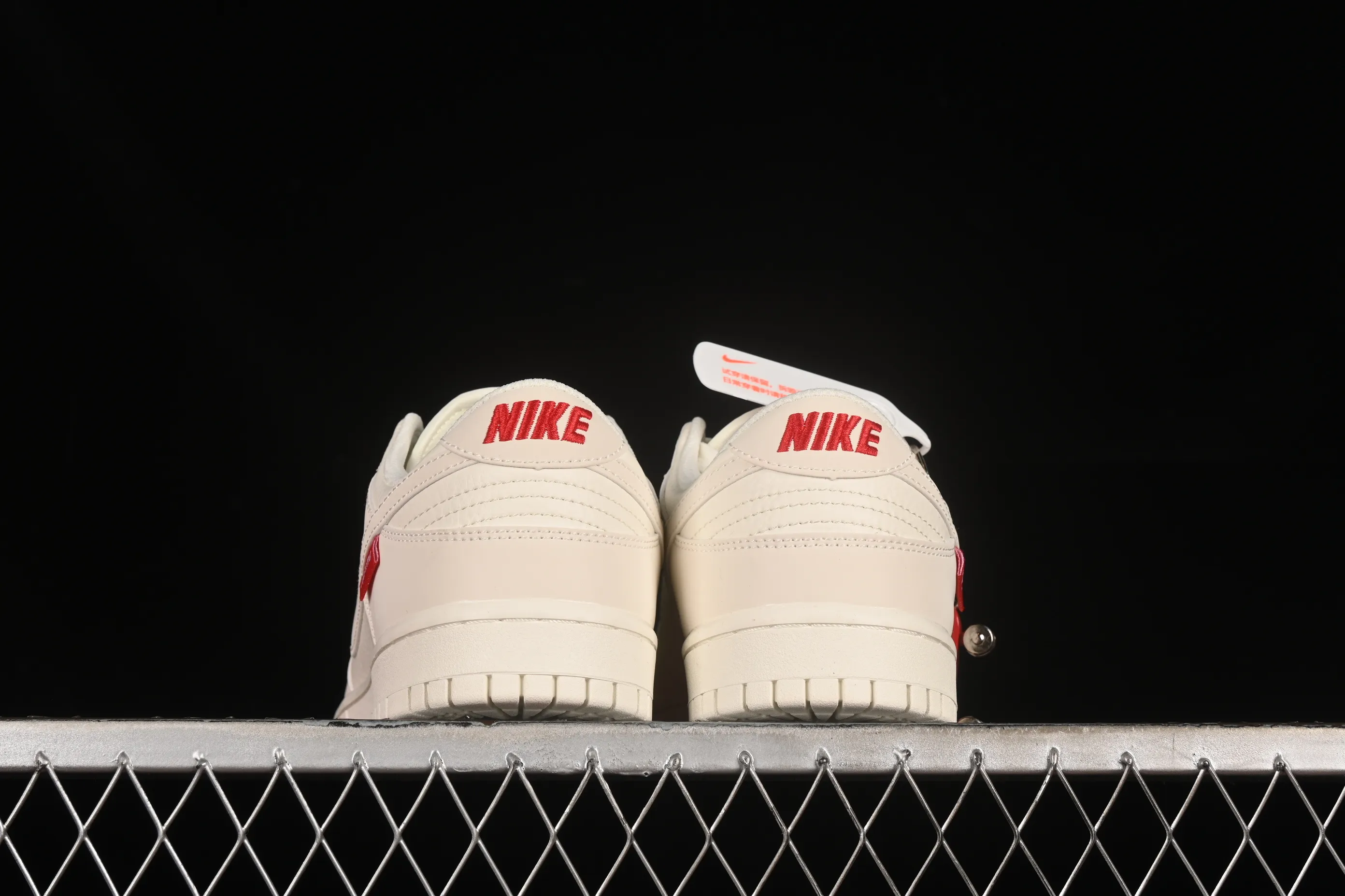 All Categories Nk SB Dunk Series Nk SB Dunk Low Low-top sneakers Supreme x Nk Dunk Low joint model-beige SB low-top casual sneakers FC1688-146